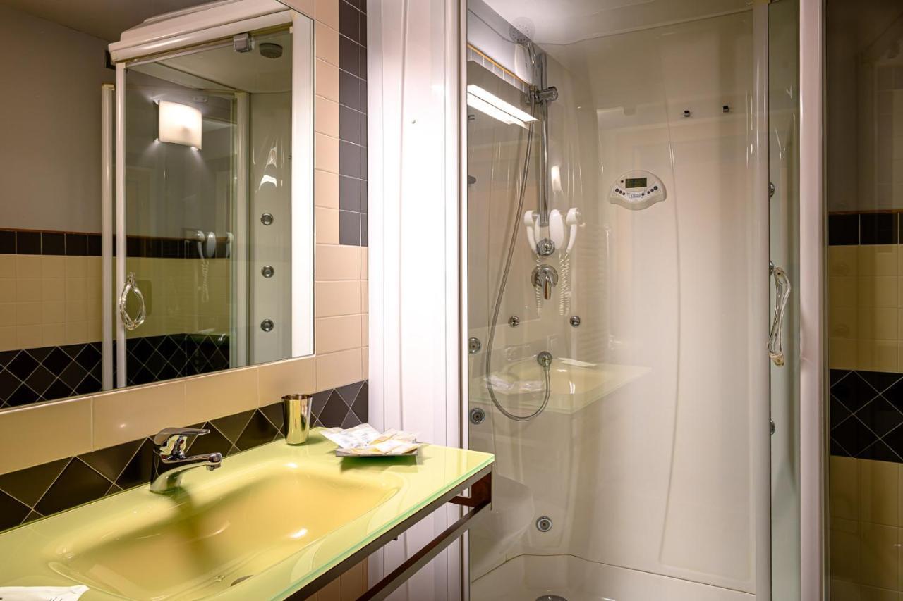 אפריקה Hotel Ambrosini מראה חיצוני תמונה
